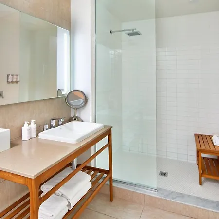 萨拉索塔现代酒店（The Sarasota Modern，A Tribute Portfolio Hotel）外部照片
