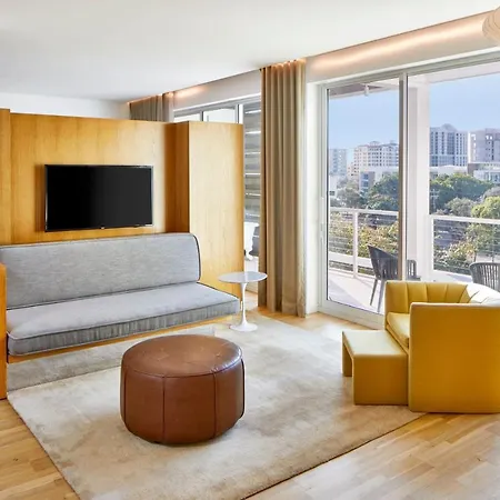 萨拉索塔现代酒店（The Sarasota Modern，A Tribute Portfolio Hotel）外部照片