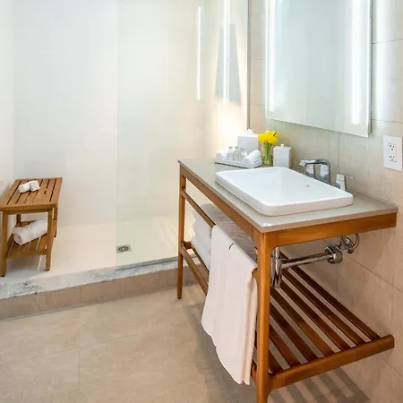 萨拉索塔现代酒店（The Sarasota Modern，A Tribute Portfolio Hotel）外部照片